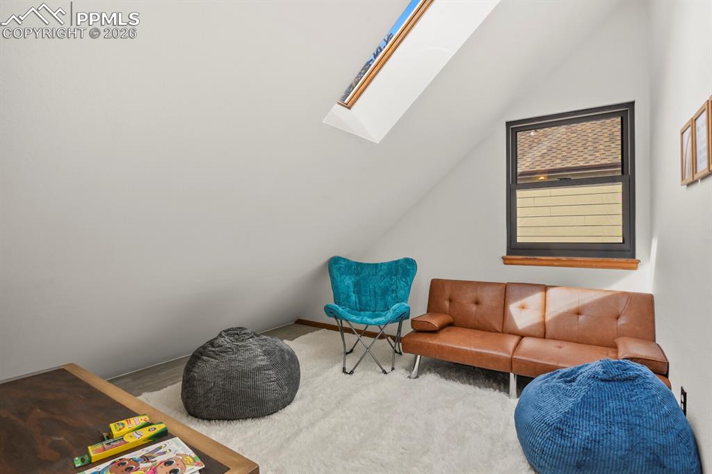 Image 25 of 38: Sitting Room