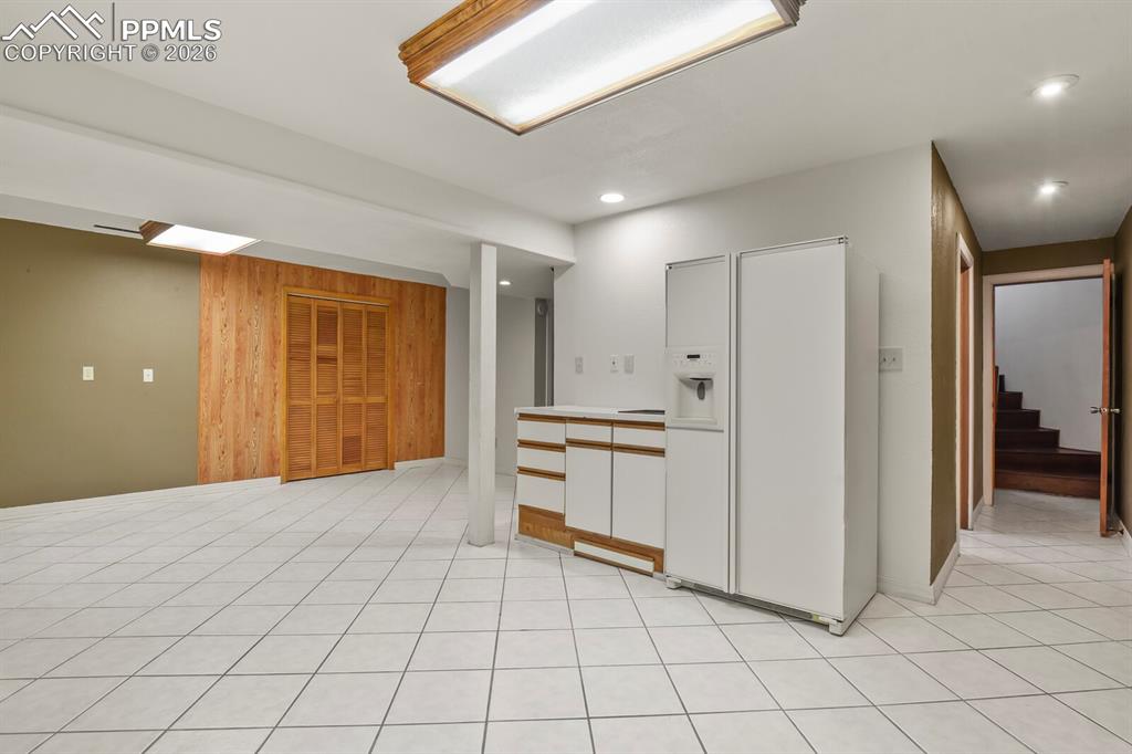 Image 29 of 38: Family Room