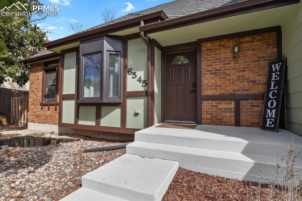 Image 3 of 38: Entry