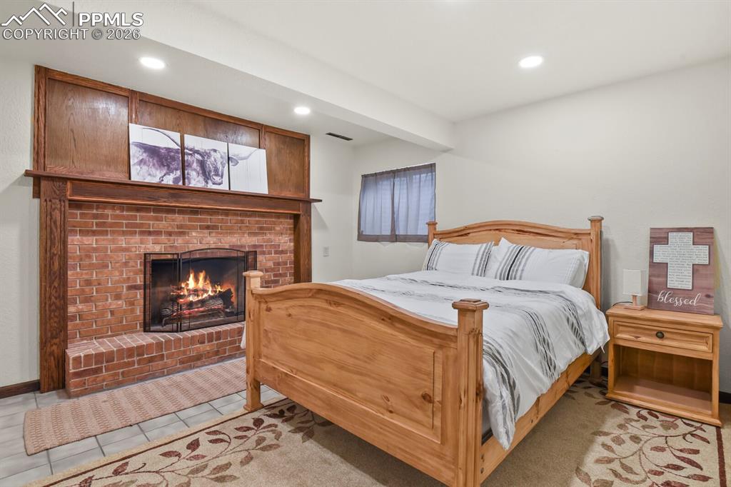 Image 30 of 38: Bedroom