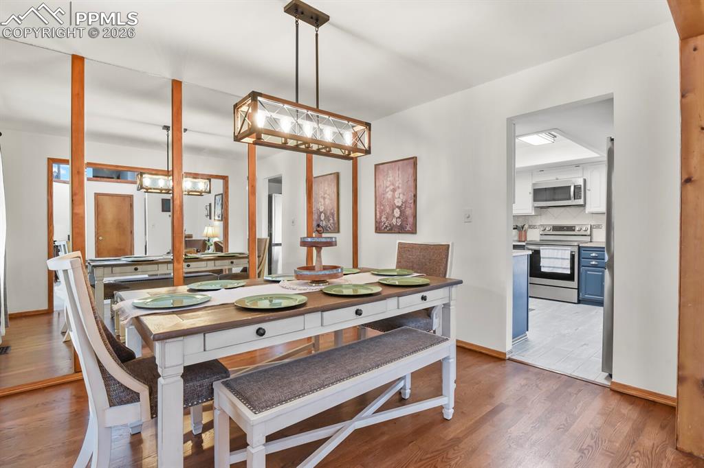 Image 7 of 38: Dining Room