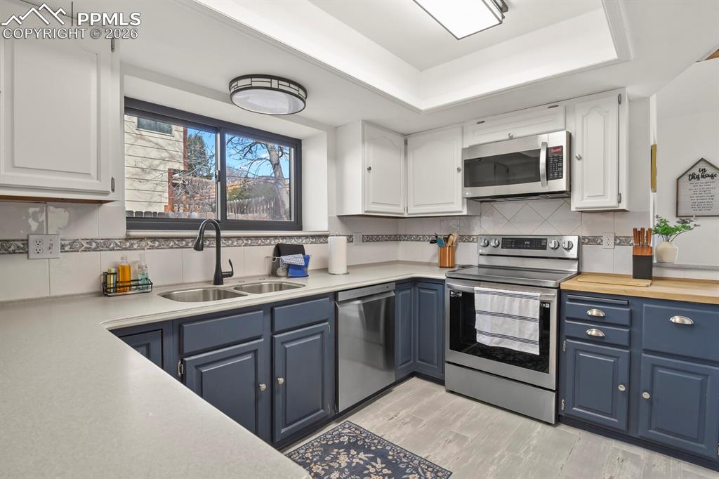 Image 8 of 38: Kitchen