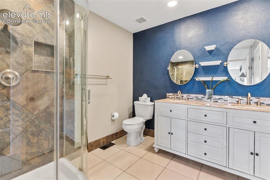 Image 15 of 45: Primary Bath- Adjoining