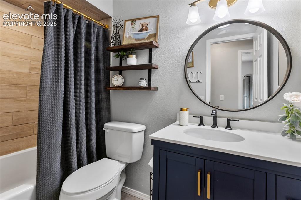 Image 18 of 45: Full Bath - Upper Level