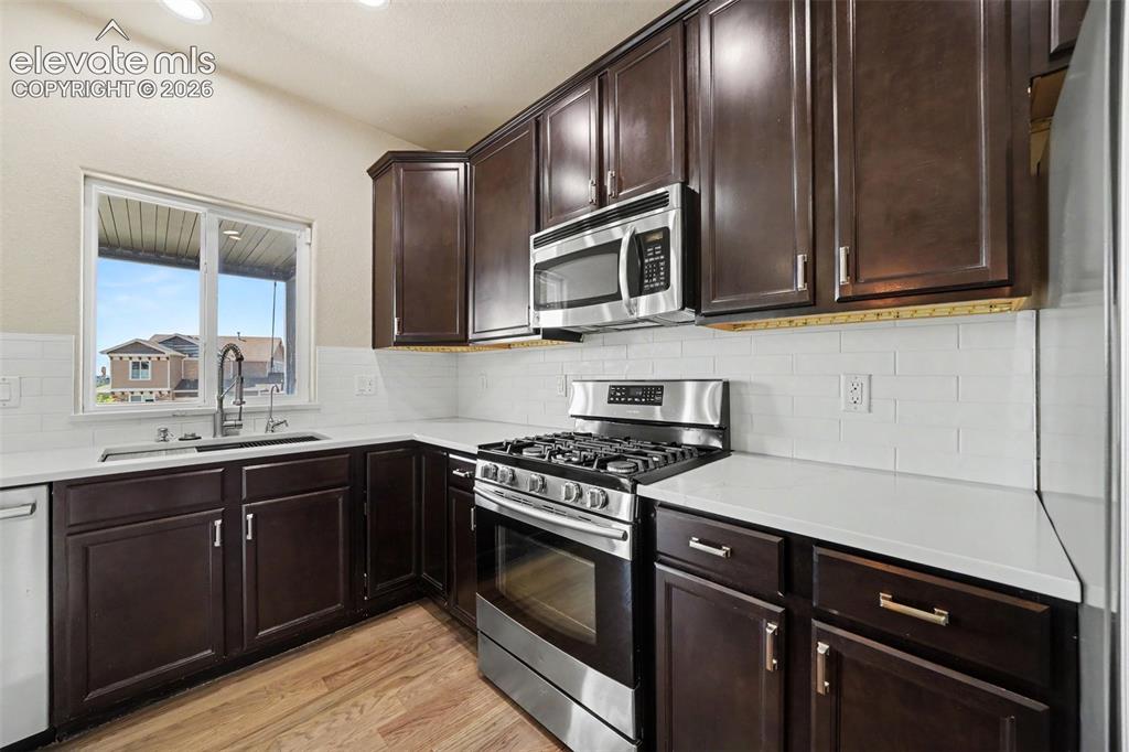 Image 9 of 48: Kitchen