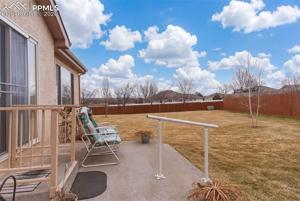 Image 26 of 30: Patio