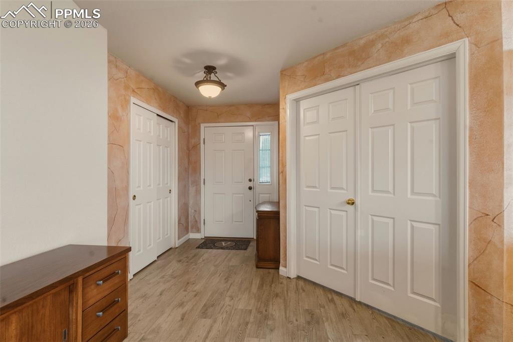 Image 4 of 30: Entry