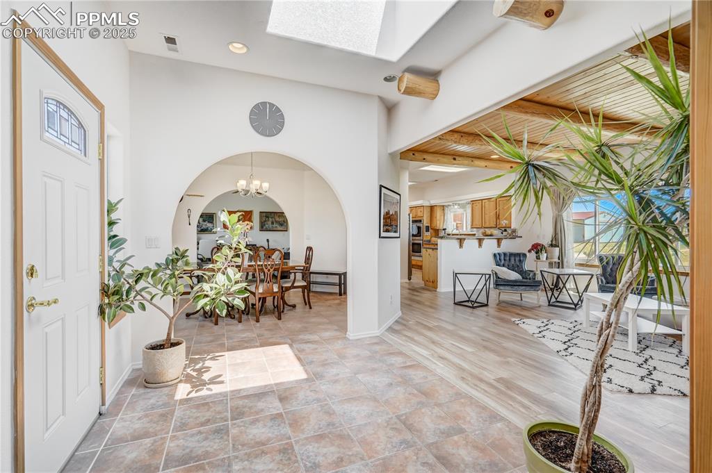 Image 4 of 43: Entry