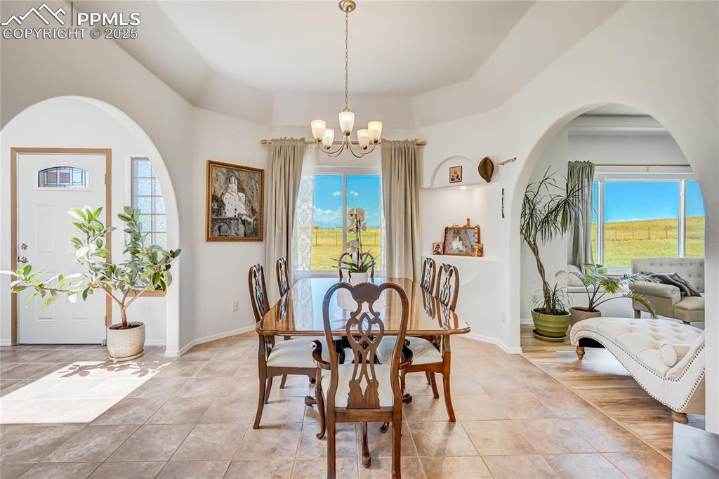 Image 6 of 43: Dining Area