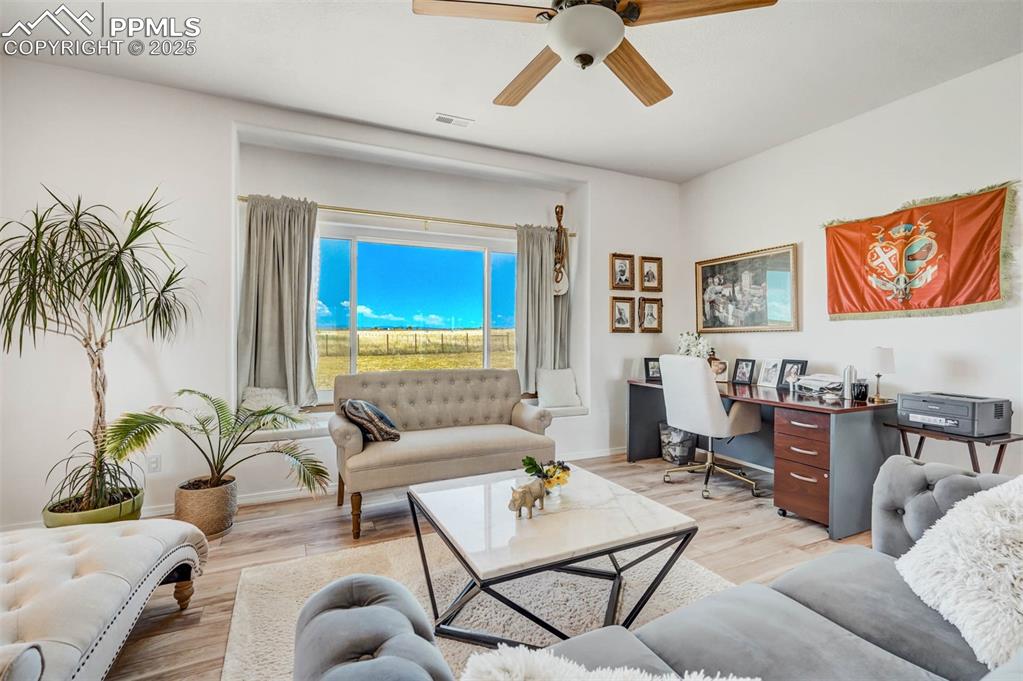 Image 8 of 43: Family Room