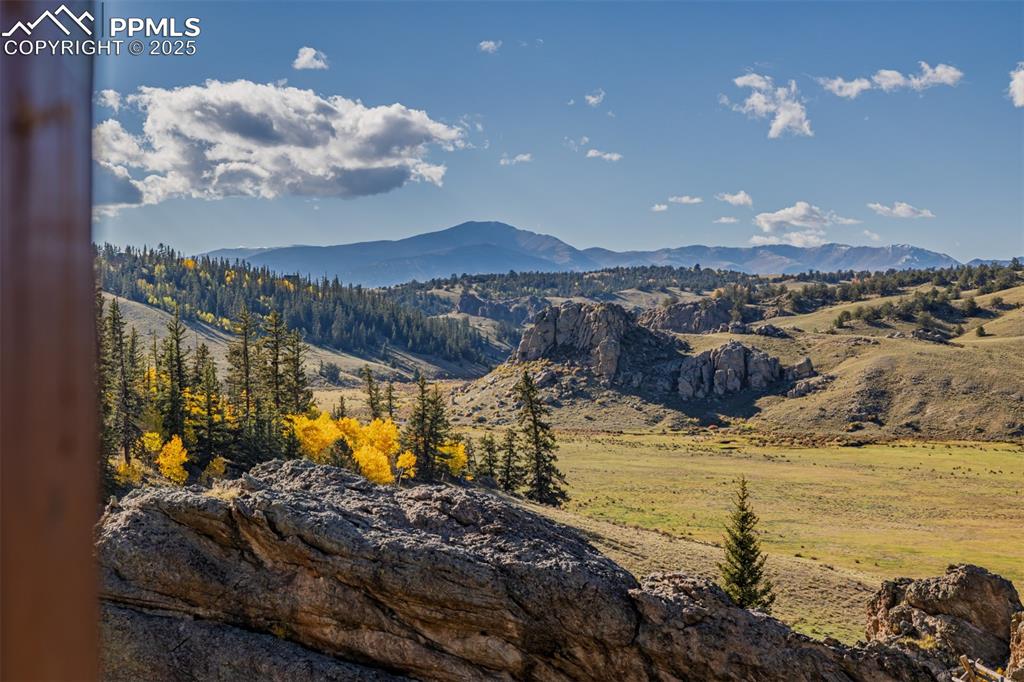 Image 32 of 48: View of mountain background