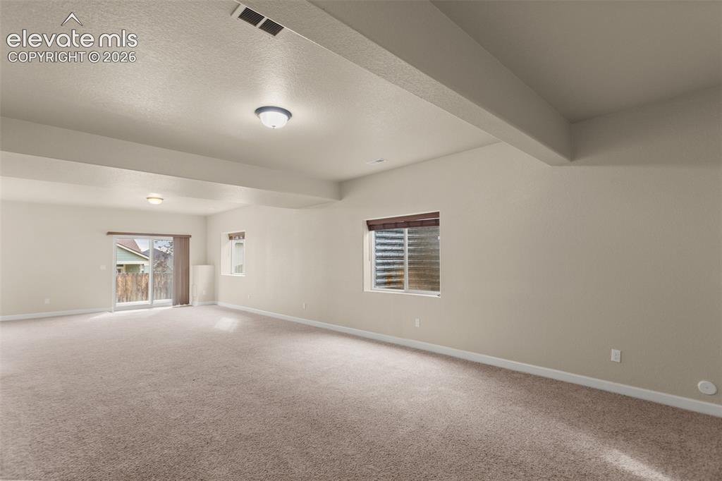 Image 15 of 20: Family Room