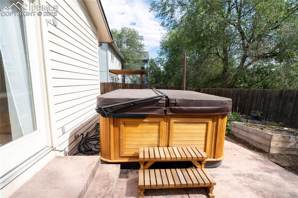 Image 19 of 37: Patio