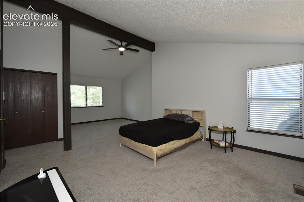 Image 17 of 33: Bedroom