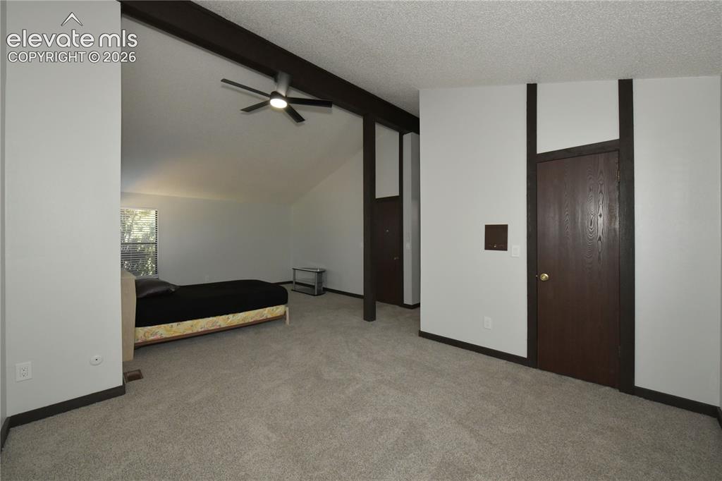 Image 18 of 33: Bedroom
