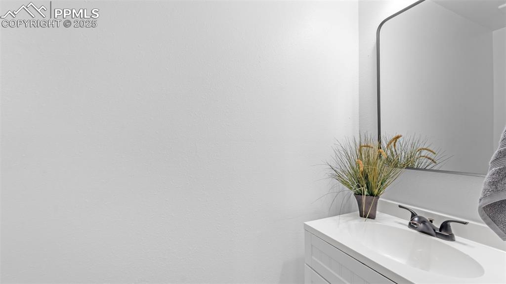 Image 11 of 21: Bathroom with vanity