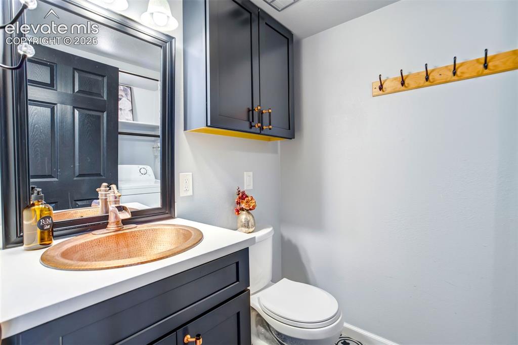 Image 9 of 33: Bathroom
