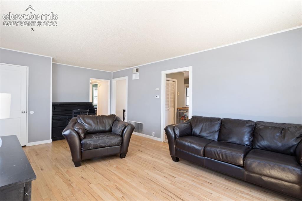 Image 6 of 27: Living Room