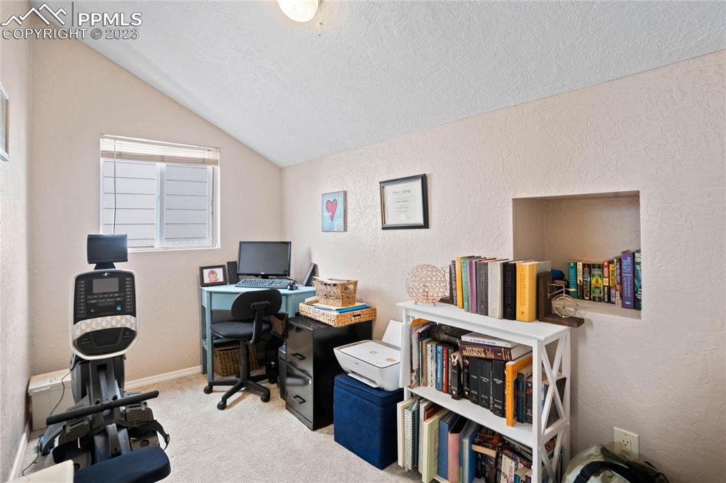 Listing 9102034, Image 17 of 22