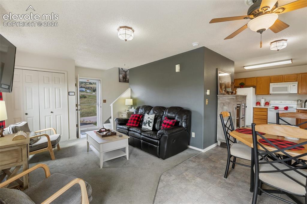 Image 7 of 36: Open Floor plan great for gatherings. 