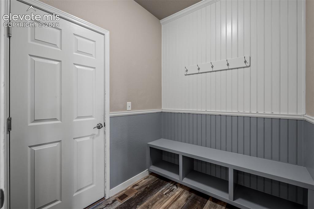 Image 16 of 50: Mud Room