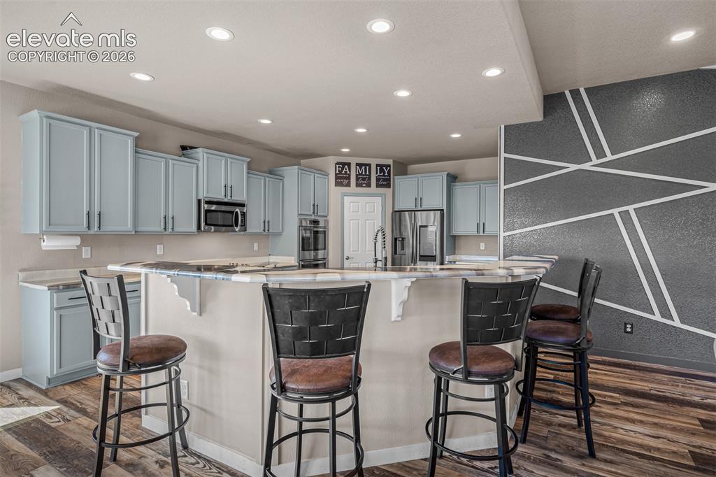 Image 18 of 50: Kitchen