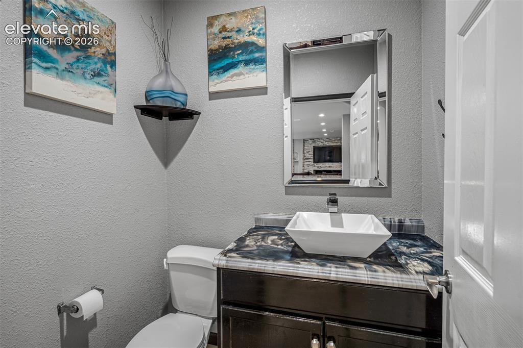 Image 43 of 50: Bathroom