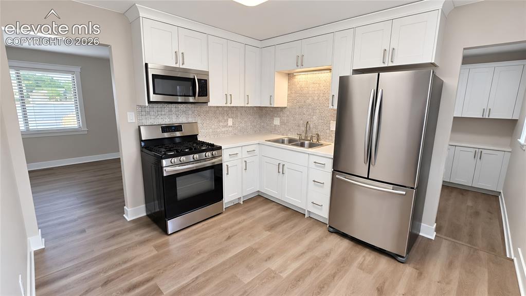 Image 5 of 26: Kitchen