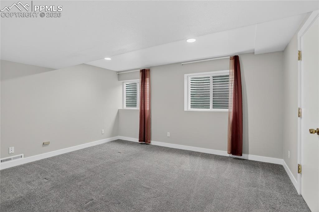 Image 16 of 20: Bedroom 4 - lower level