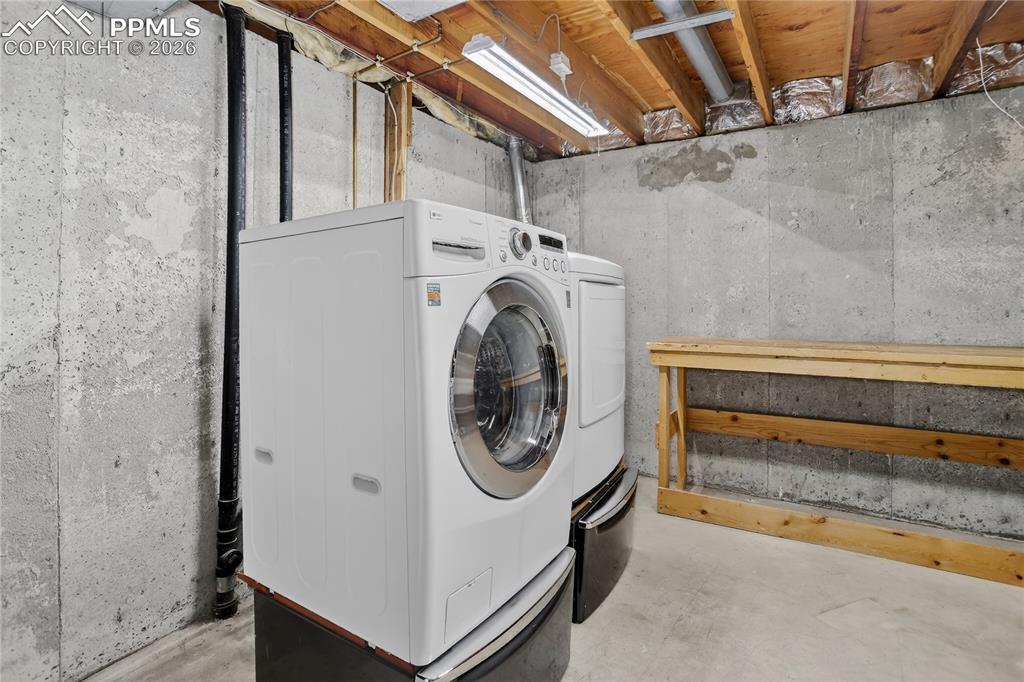 Image 17 of 20: Laundry & storage space