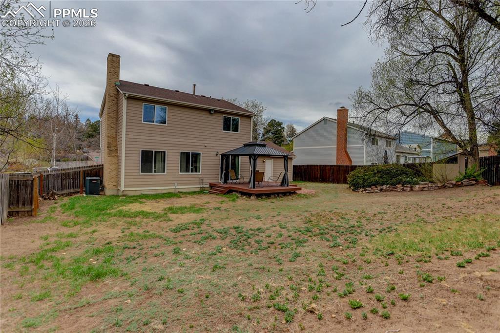 Image 20 of 20: Fully fenced backyard