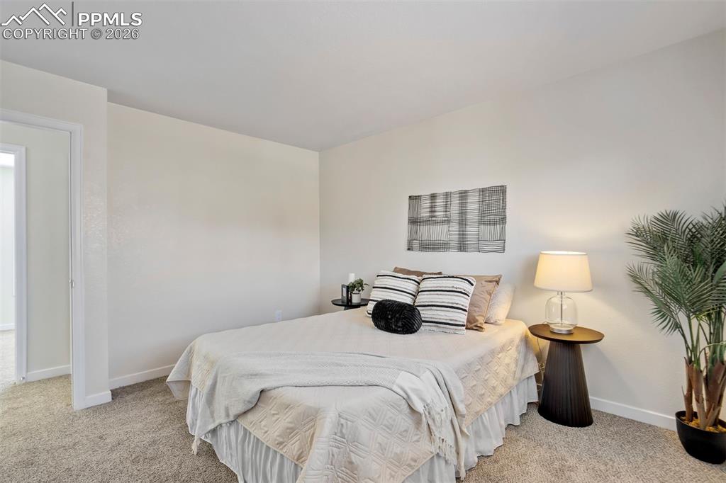 Image 18 of 46: Bedroom