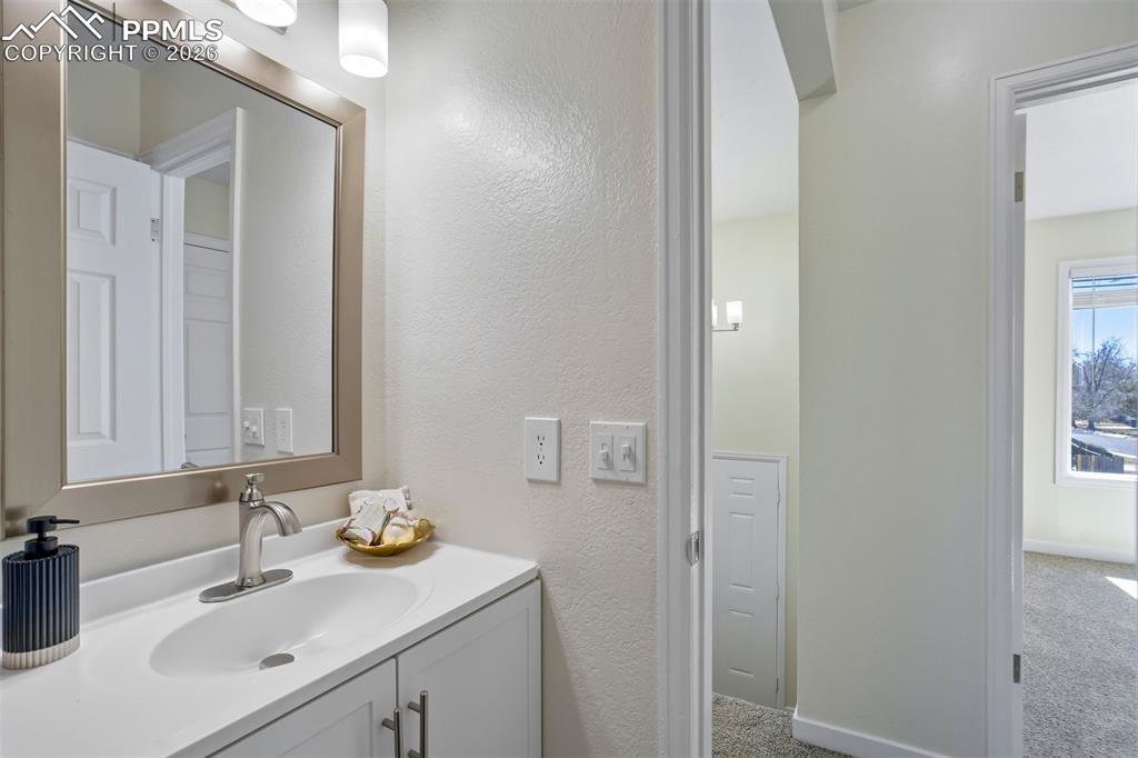 Image 24 of 46: Bathroom