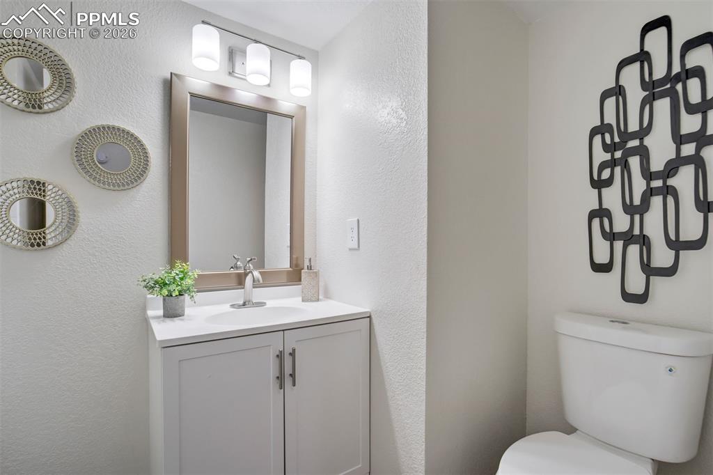 Image 36 of 46: Bathroom