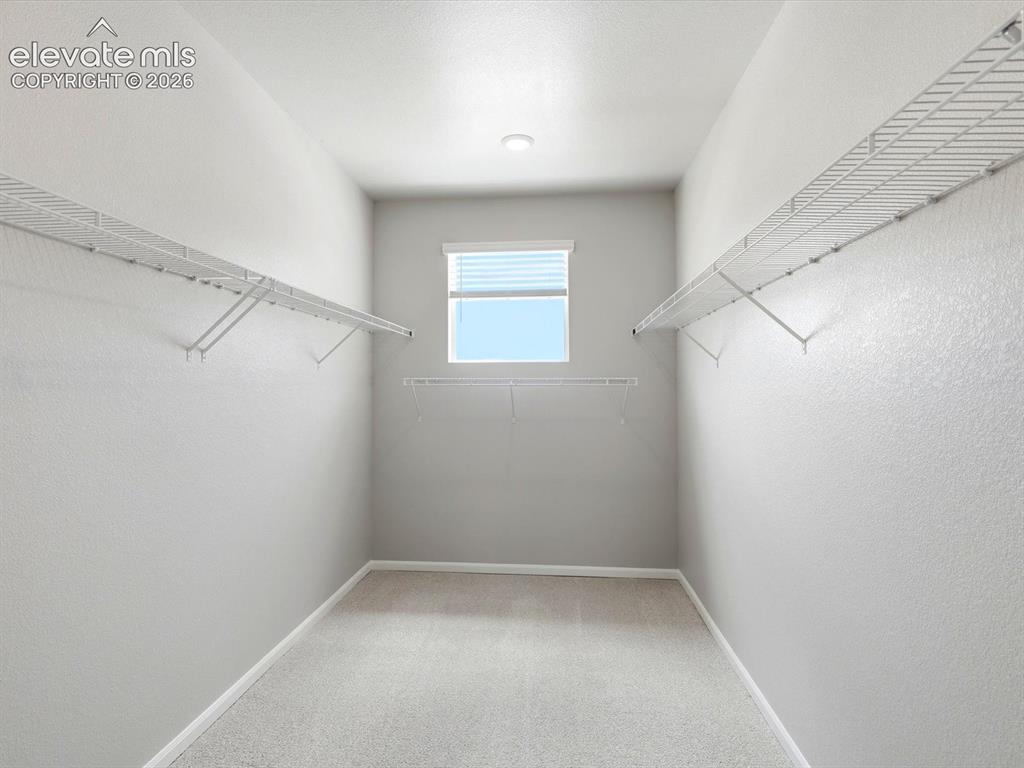 Image 25 of 39: Closet