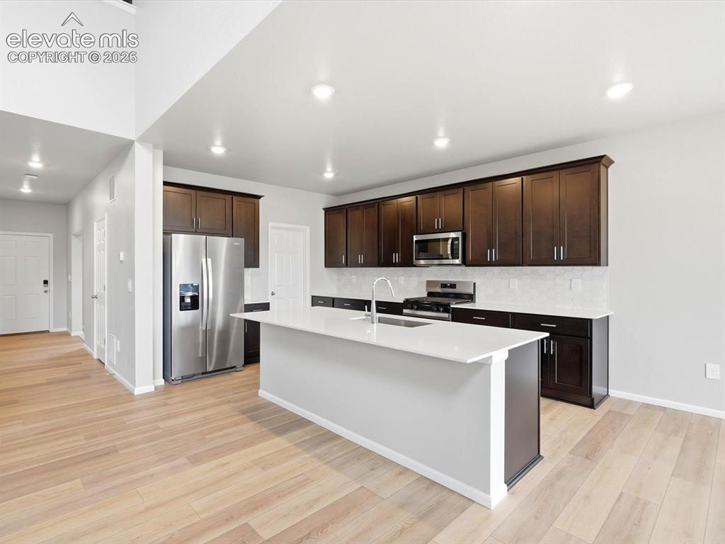 Image 7 of 39: Kitchen