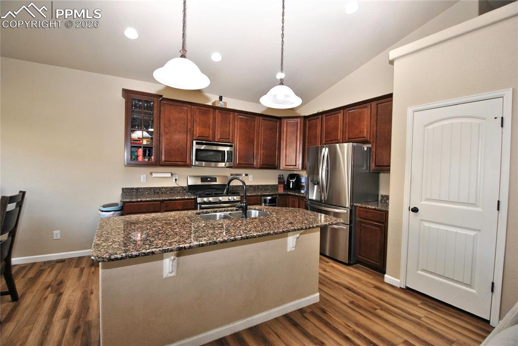 Image 10 of 38: Kitchen