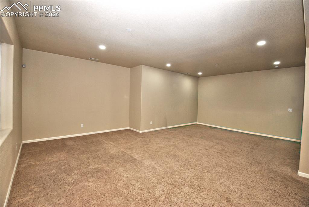 Image 27 of 38: Family Room