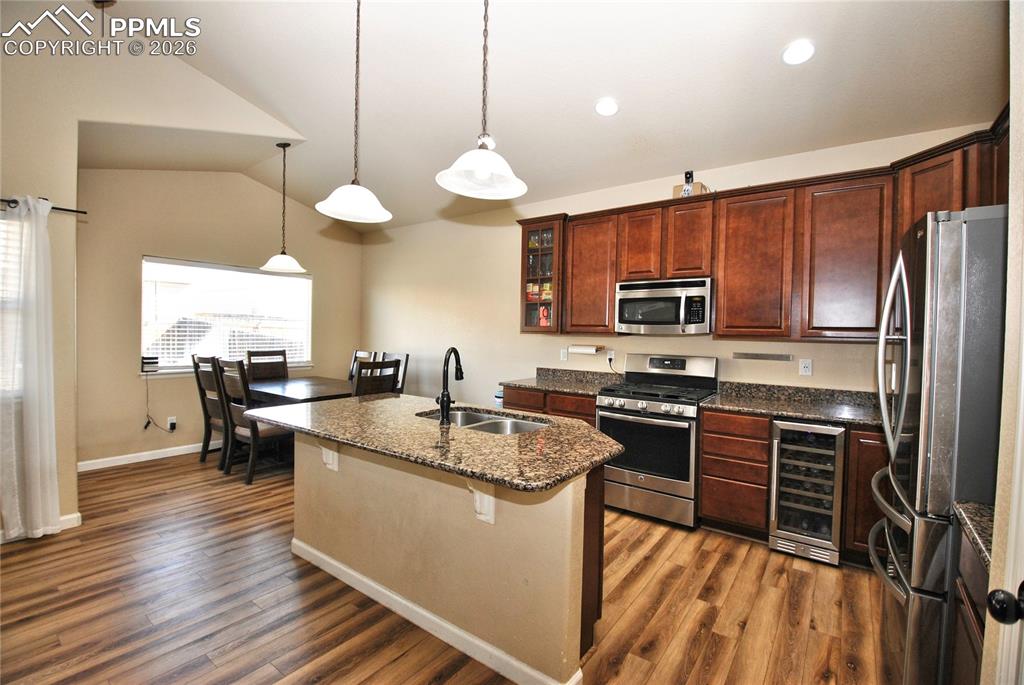 Image 7 of 38: Kitchen