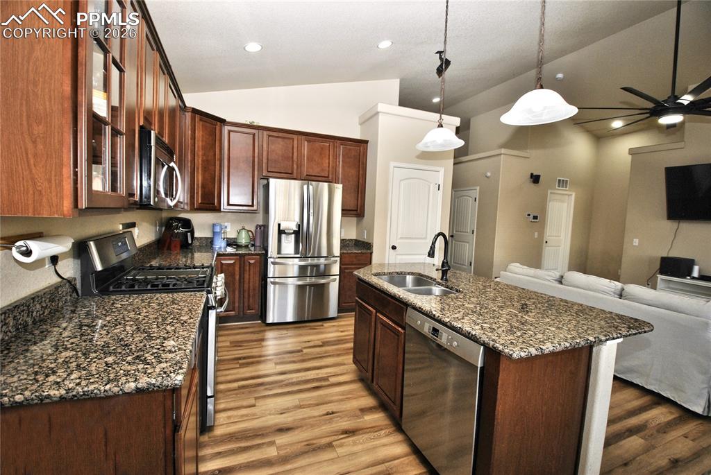 Image 8 of 38: Kitchen