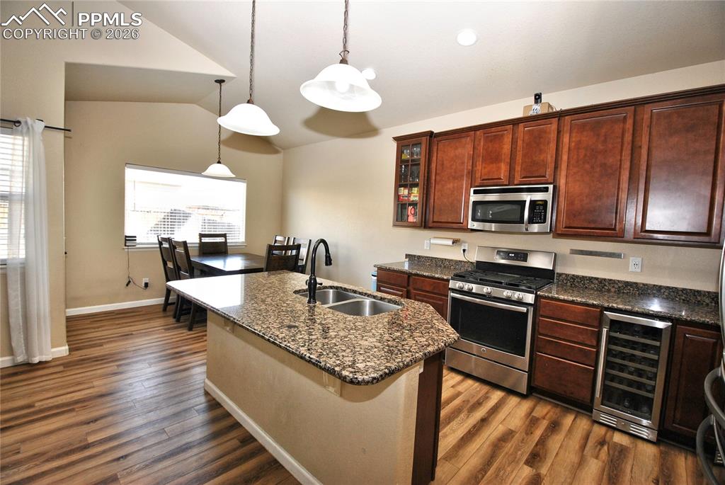 Image 9 of 38: Kitchen