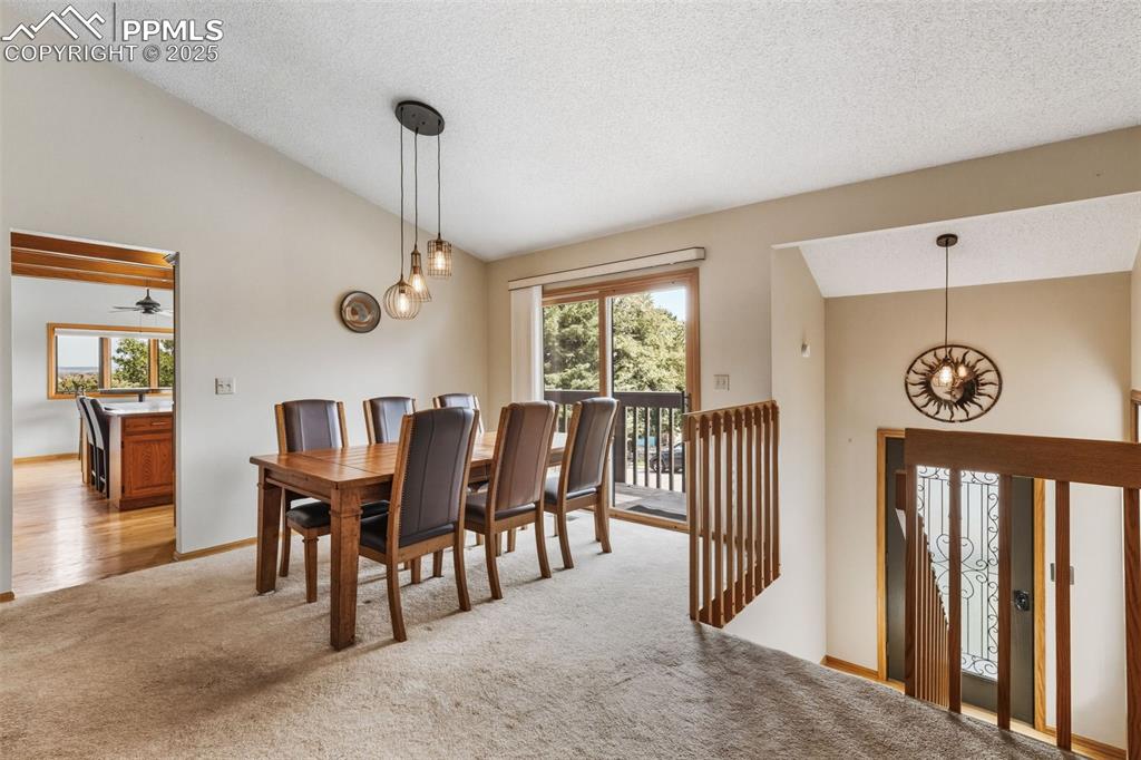 Image 17 of 45: Dining Area