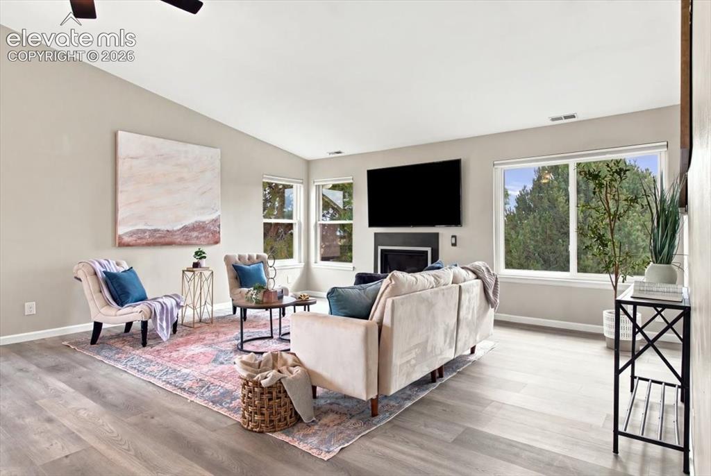 Image 14 of 40: Living Room