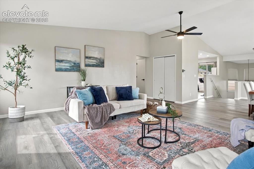 Image 18 of 40: Living Room