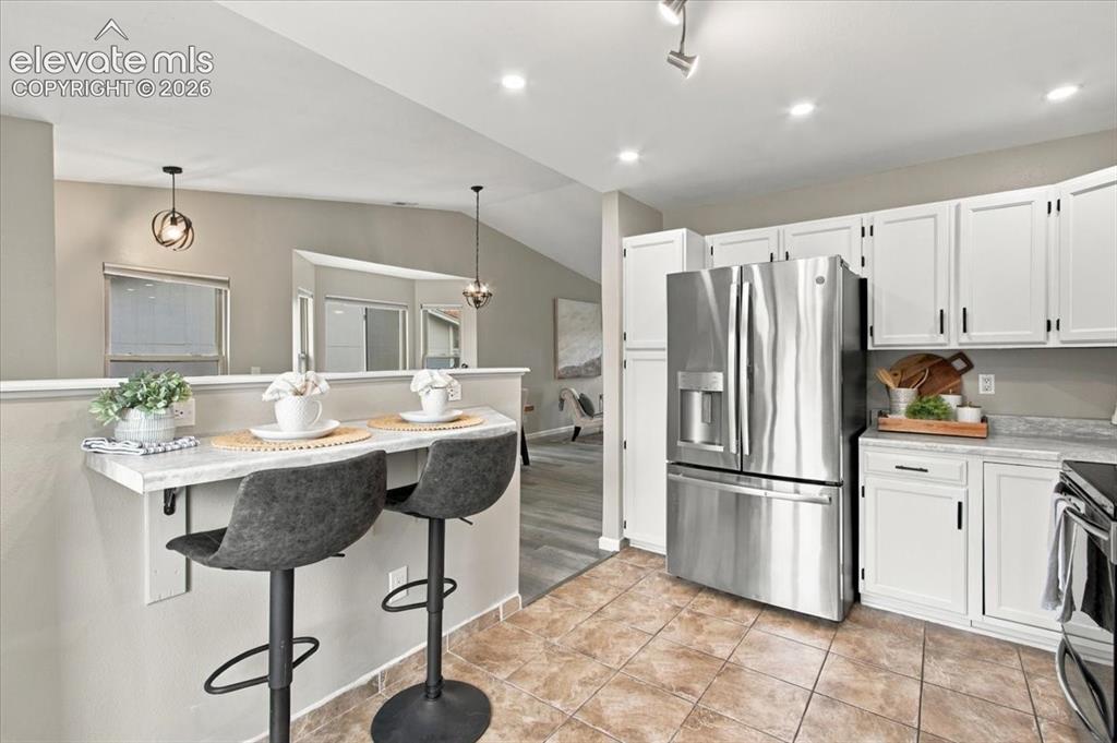 Image 2 of 40: Kitchen