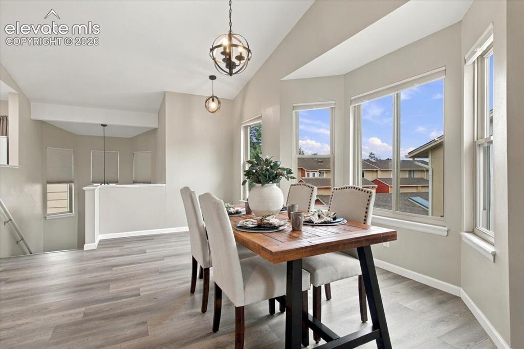 Image 6 of 40: Dining Area