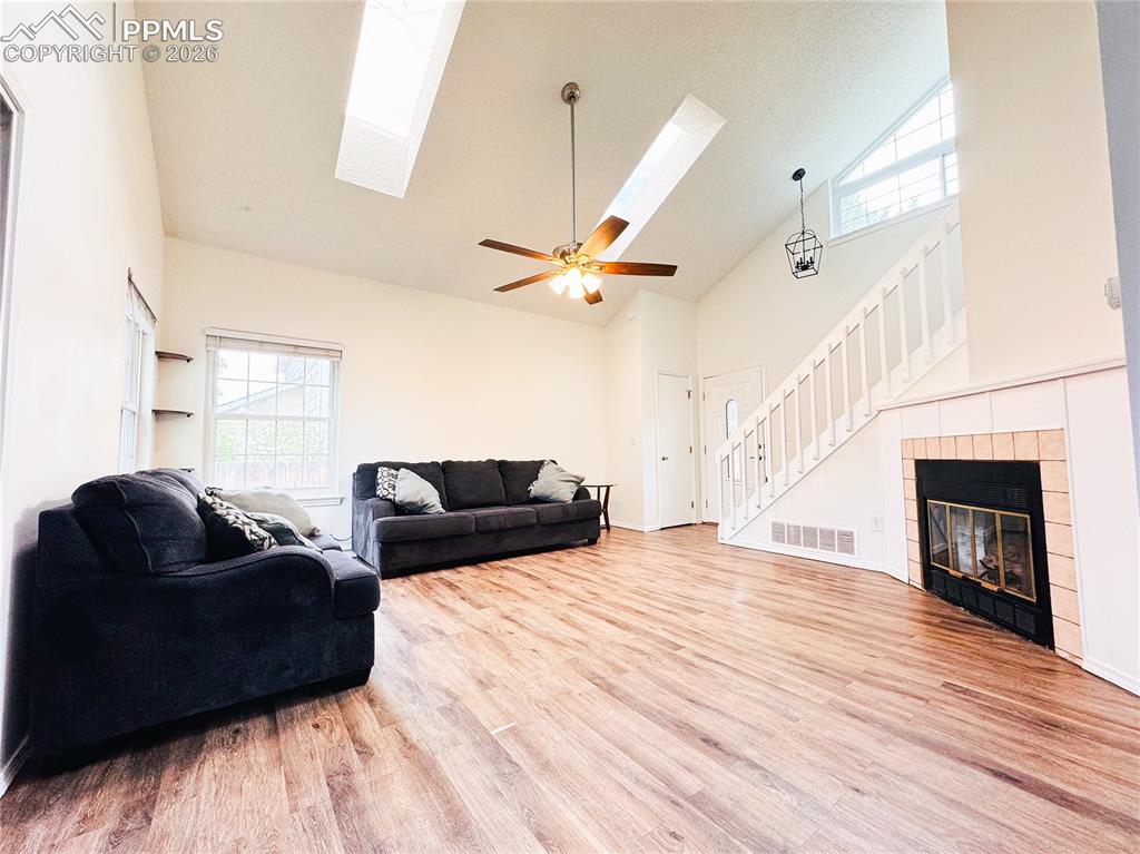 Image 6 of 36: Living Room