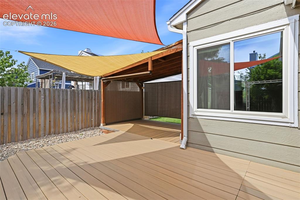 Image 22 of 49: Plenty of functional space to relax or entertain