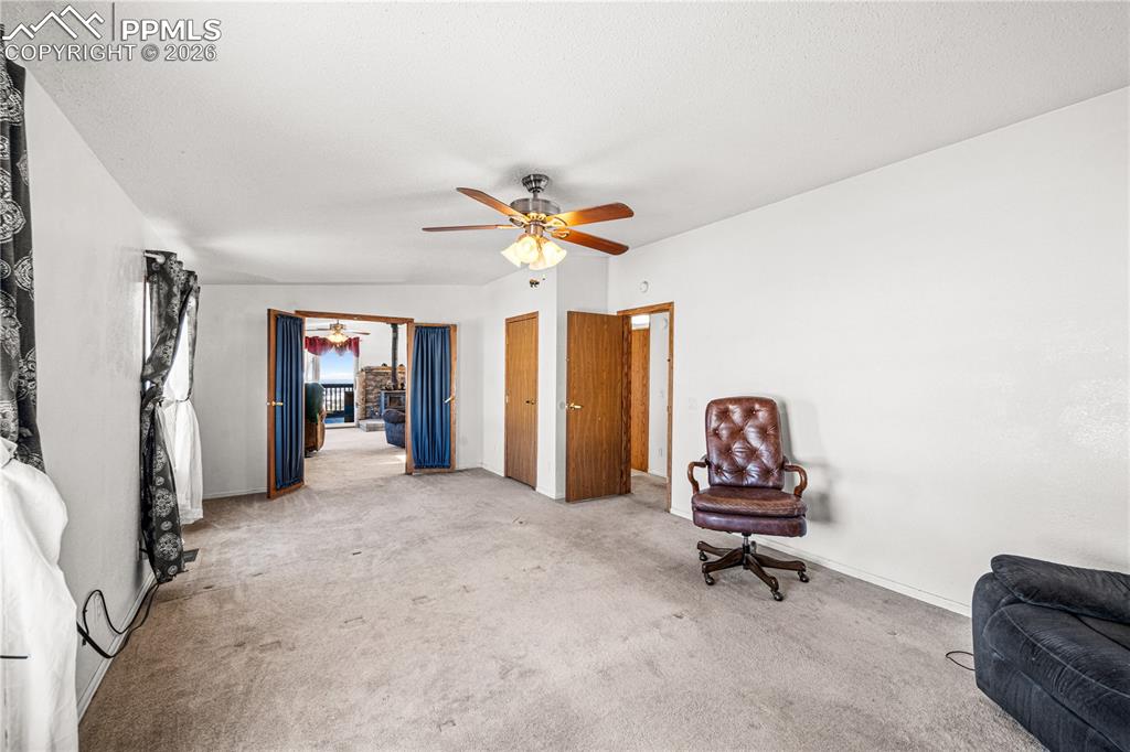 Image 14 of 34: Sitting Room