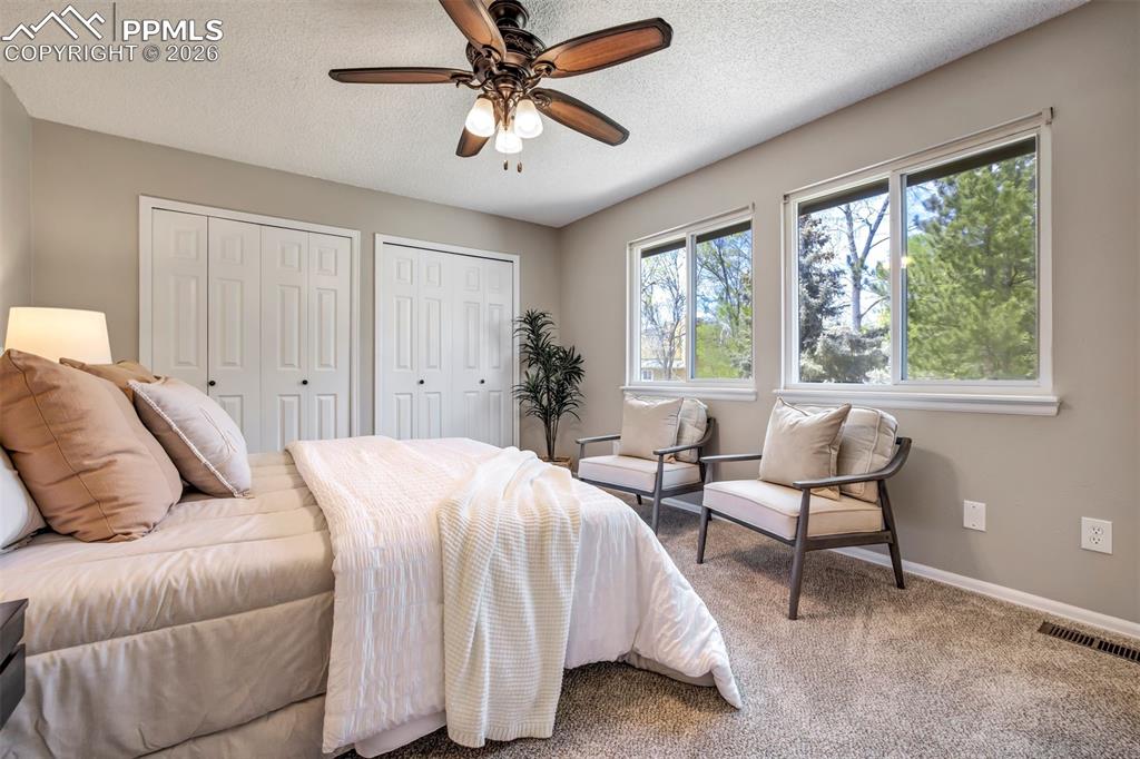 Image 12 of 29: Bedroom